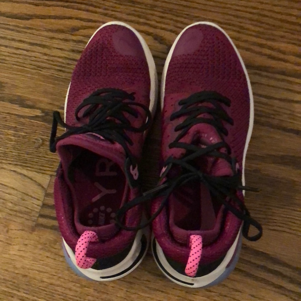 Nike Women’s Joyride Run Flyknit Running Shoes